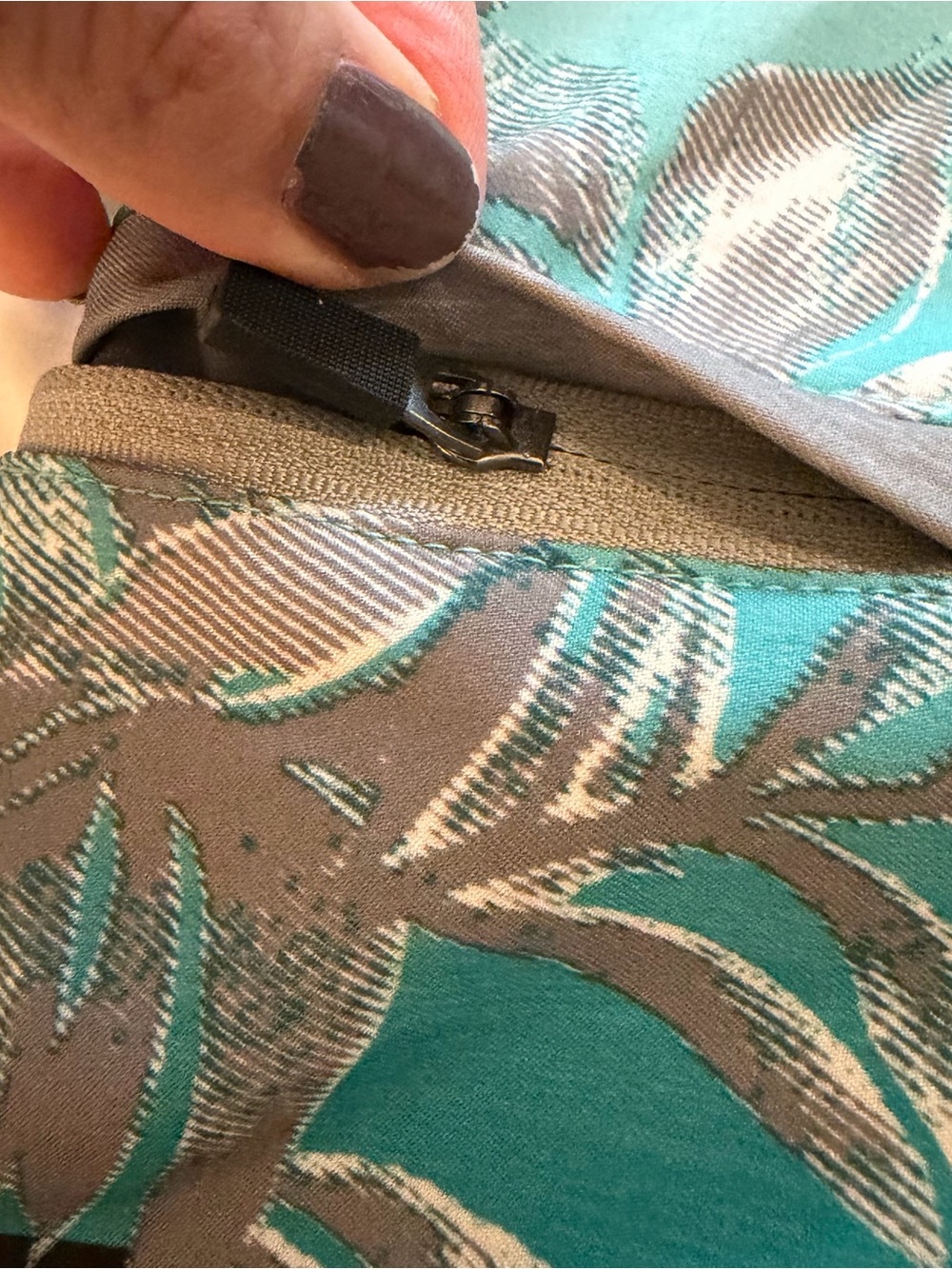 O'Neill Gray, Teal & Black Floral Board Shorts - Picture 7 of 13